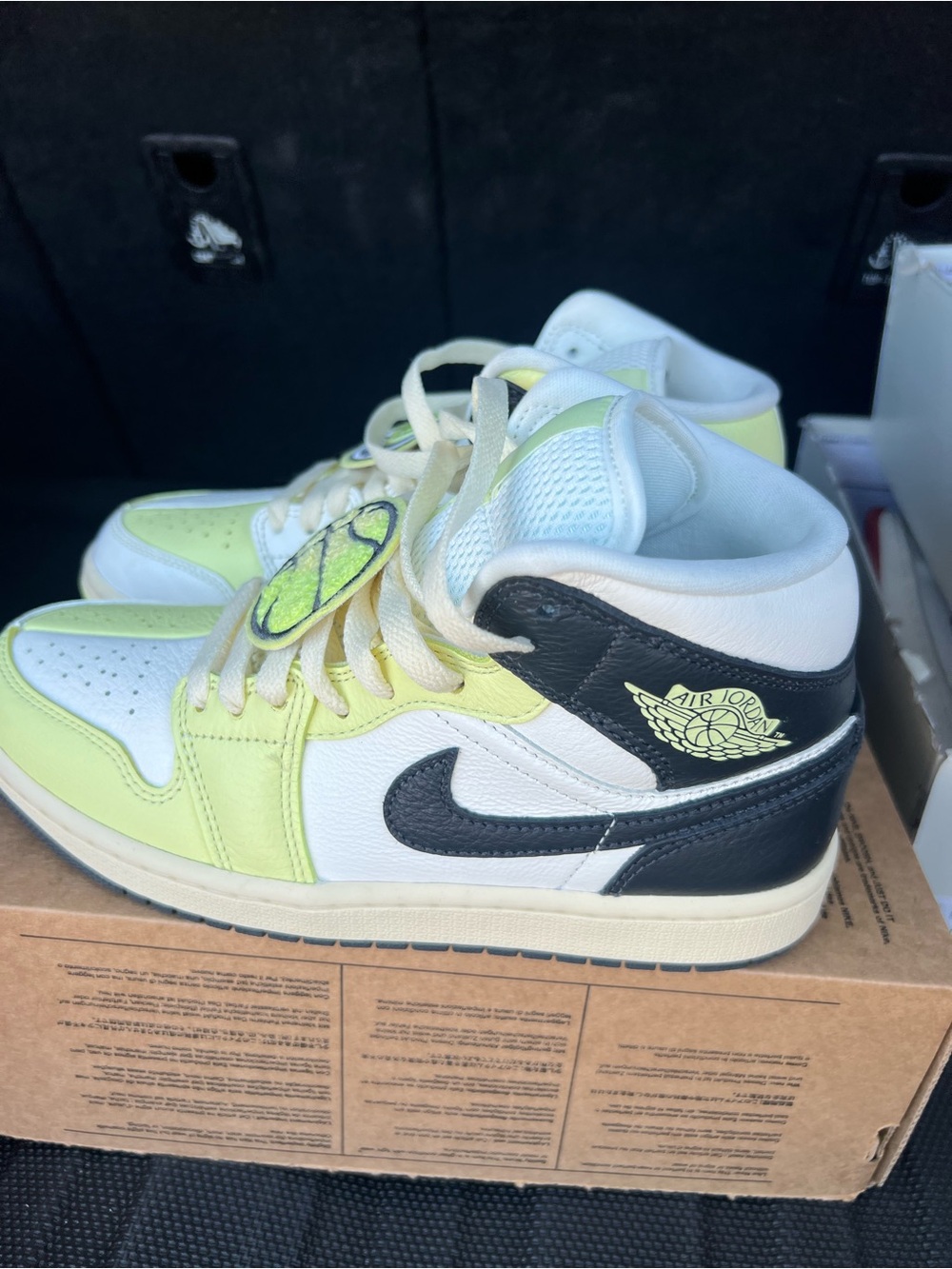 Air Jordan 1 Mid SE Sail/Luminous Green-Anthracite (HQ3008 130) Size 7.5W